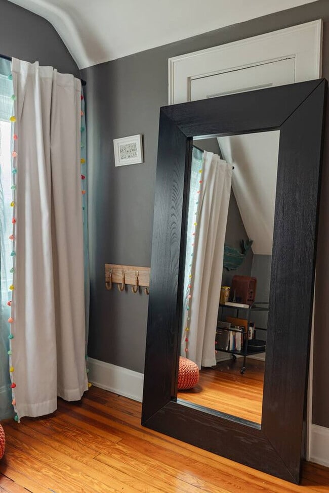 Building Photo - 3935 Oak Park Pl