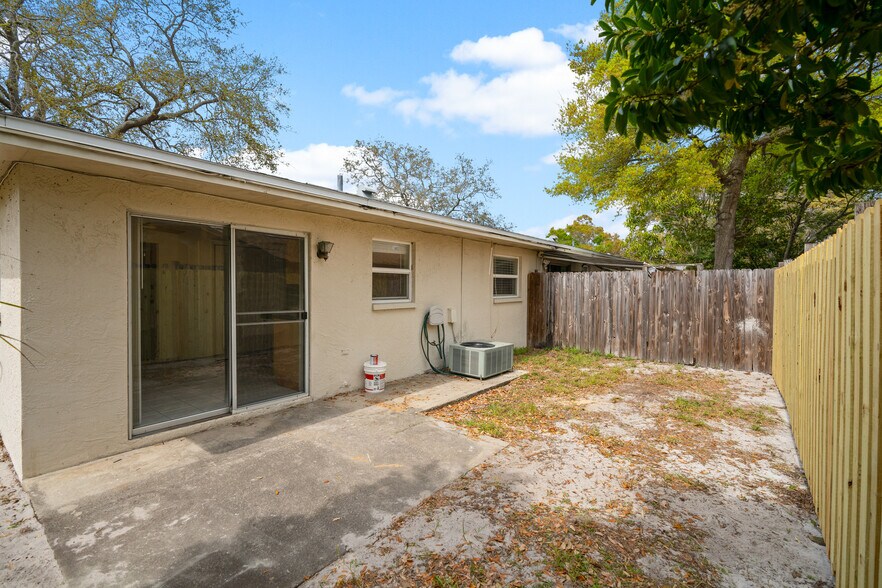 Building Photo - 1423 Aries Ln
