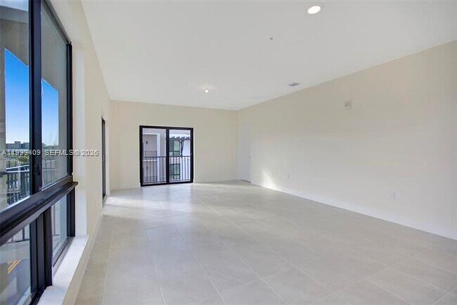 Building Photo - 8265 NW 41st St
