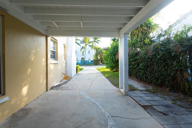 Building Photo - 245 Cortez Rd
