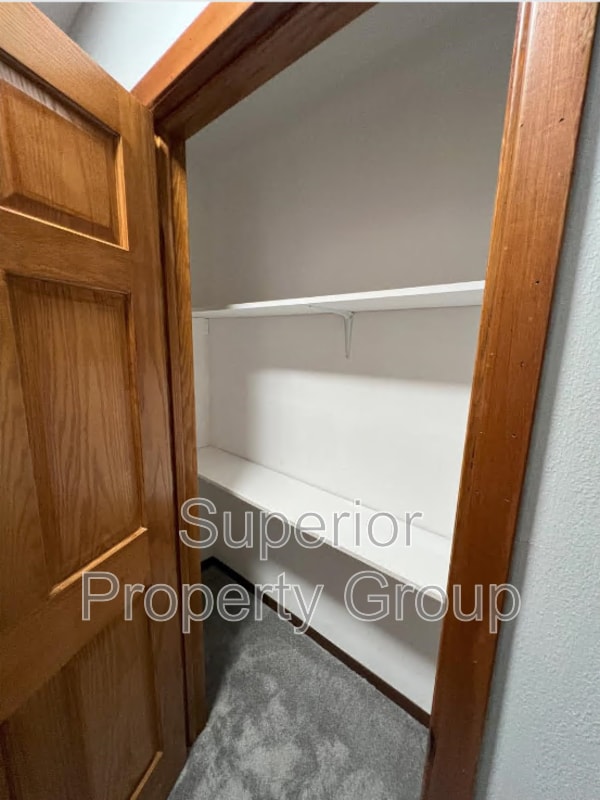 Building Photo - 2 S Wickham Ct