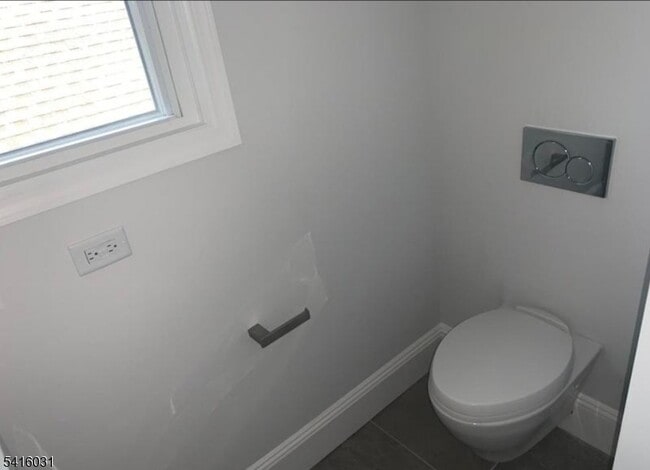 Building Photo - 52 Thomas St