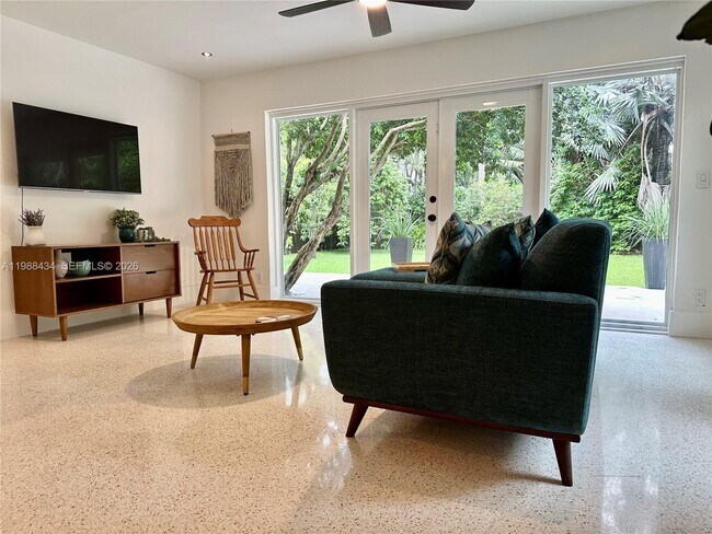 Building Photo - 1351 SW 32nd St