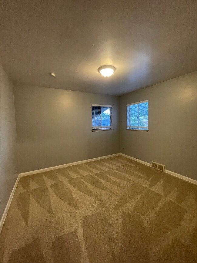 Building Photo - 2160 King St