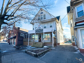 Building Photo - 530 Whalley Ave