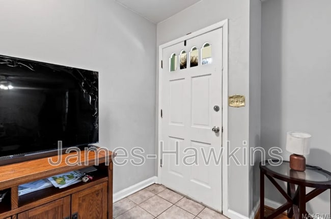 Building Photo - 1152 Woodbridge Dr