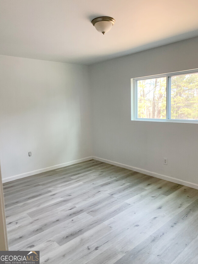 Building Photo - 531 Gresham Park Dr