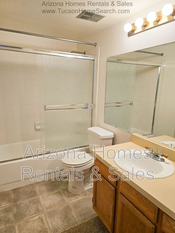 Building Photo - 4273 N River Grove Cir