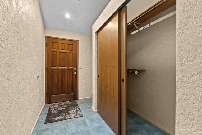 Building Photo - 3Bd/2Ba Seattle House