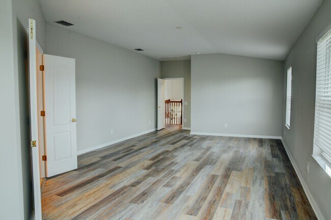 Building Photo - Elegant 5-Bedroom Pool Home with 3-Car Gar...