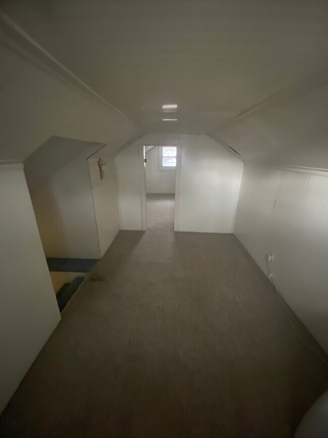 Building Photo - 4012 Henderson Ave