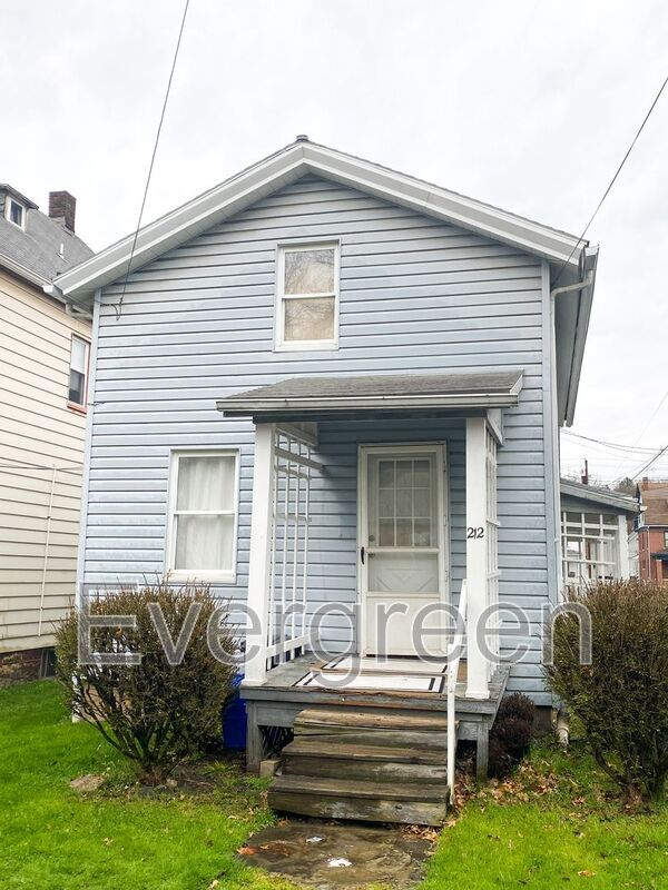Building Photo - 212 E Walnut St