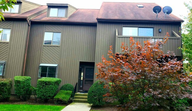 Front of Townhouse - 455 Hope St