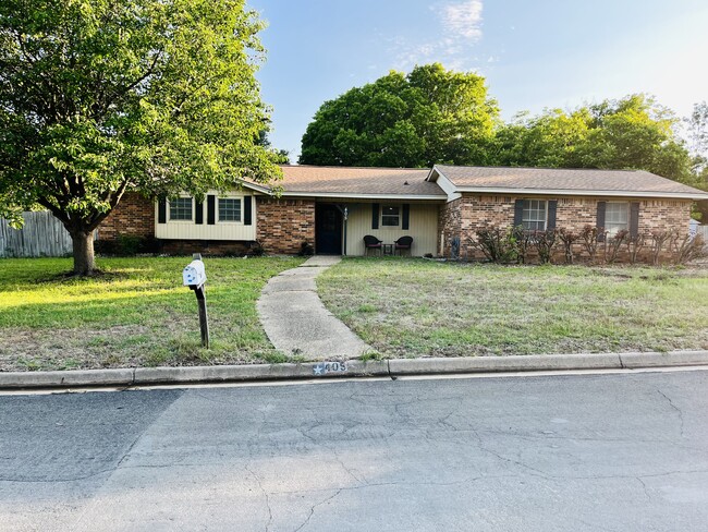 Primary Photo - 405 Brenda Dr