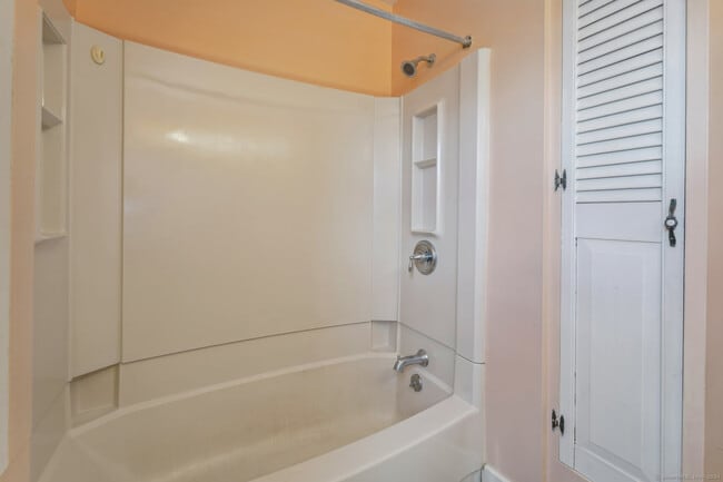 Building Photo - 34 Spring St