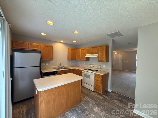 Building Photo - 12053 Bragg St