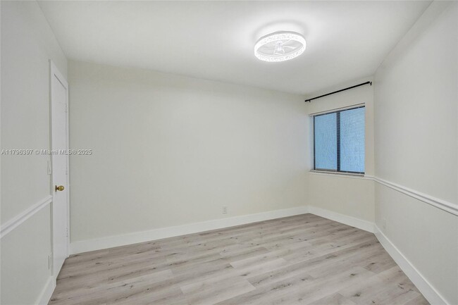 Building Photo - 155 Love Crescent