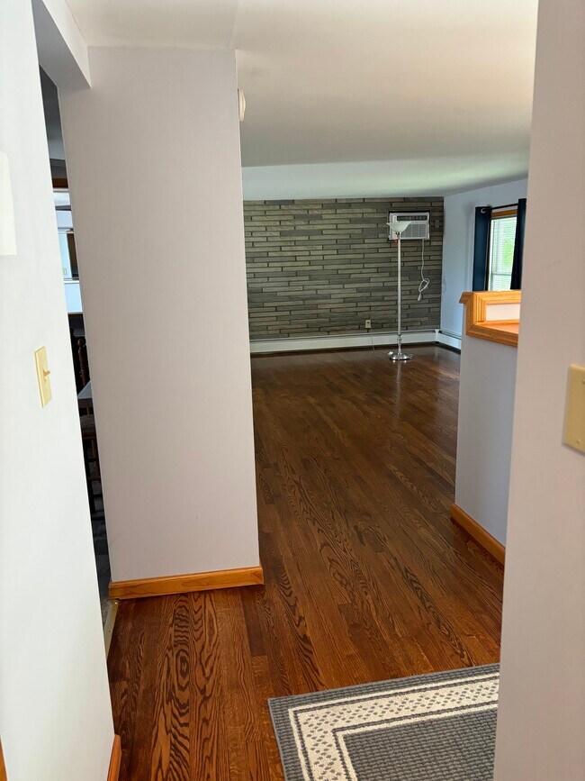 Building Photo - 1 Parksville Rd