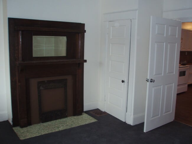 Building Photo - 2338 Flora St