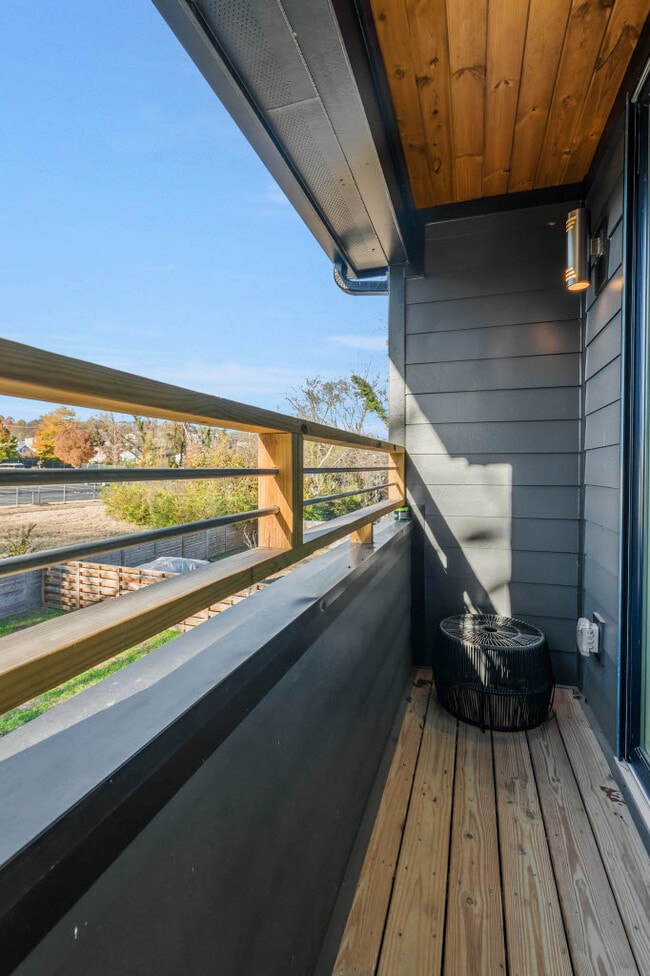 Building Photo - 1909 Hailey Ave