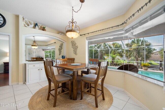 Building Photo - 15 Coolidge Ct