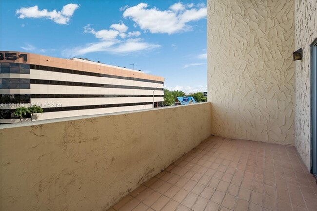 Building Photo - 300 NW 42nd Ave