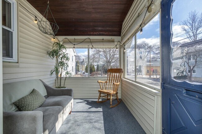 Building Photo - 48 Beacon St