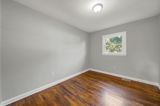 Building Photo - Lovely Three Bedroom Home in Monroe!