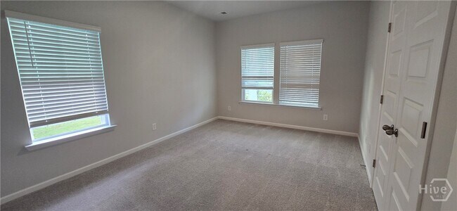 Building Photo - 107 Weyview Gdns