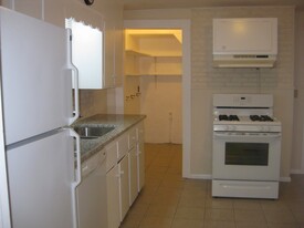 Building Photo - 161 Pearl St