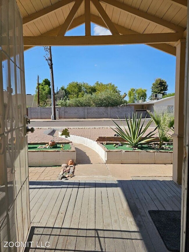 Building Photo - 2 br, 2 bath House - 1029 E Meadowbrook Ave