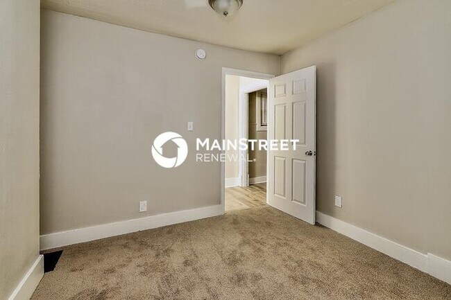 Building Photo - 1 Bedroom Pet-Friendly Home in Louisville, KY with Main Street Renewal