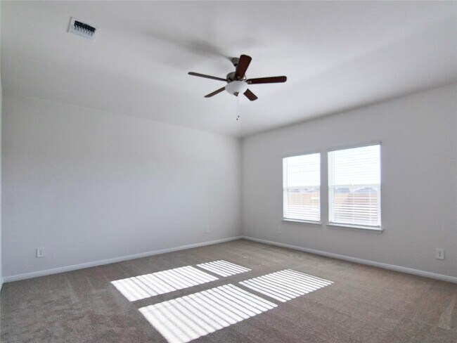 Building Photo - 136 Holmby Dr