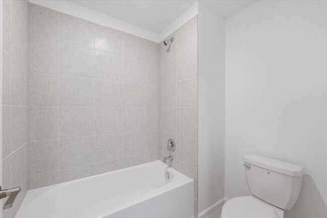 Building Photo - 11161 NW Fernbrook Dr