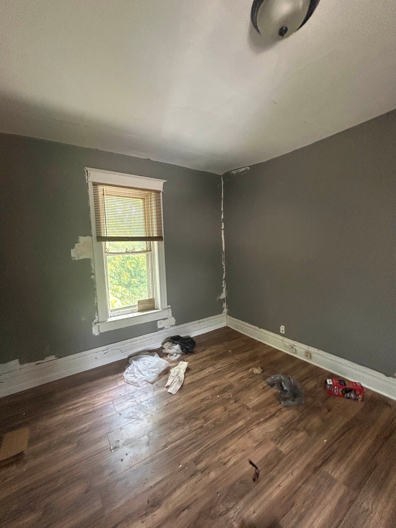 Building Photo - 563 N 24th St