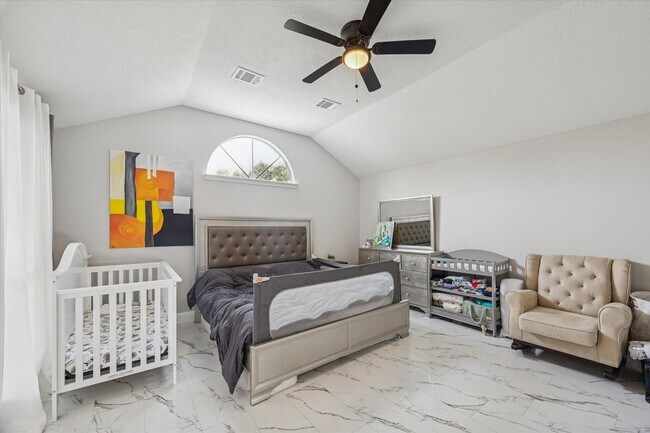 Building Photo - 11306 Avon Pl