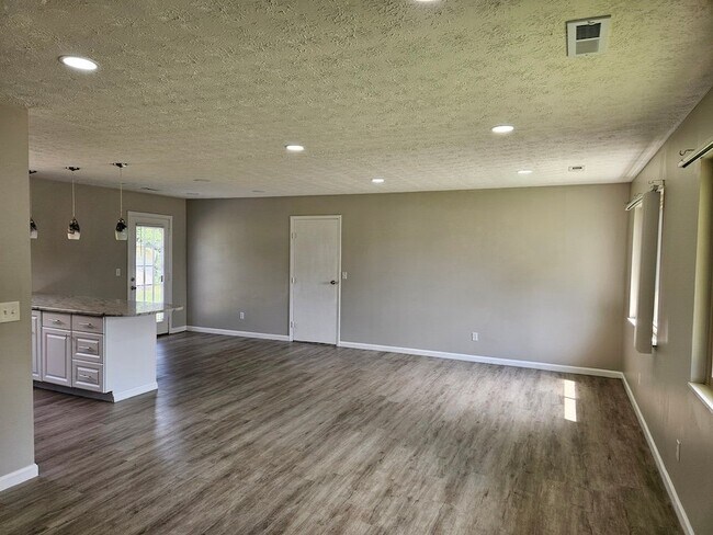 Building Photo - 7779 Cedar Wood Cir