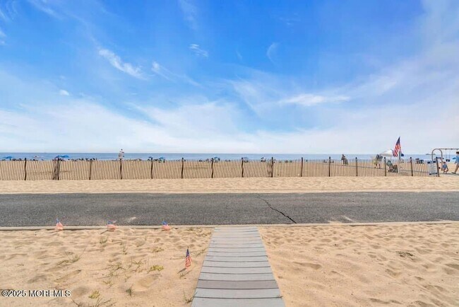 Primary Photo - 116 1st Ave