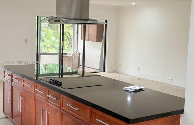 Building Photo - 956 Mockingbird Ln