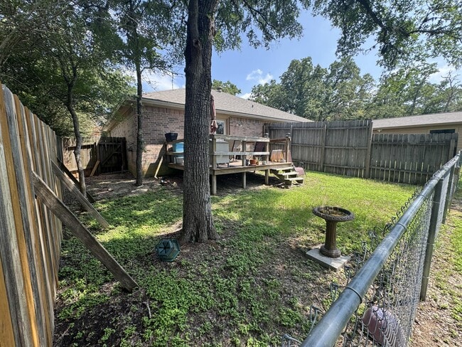 Building Photo - 11076 N Dowling Rd