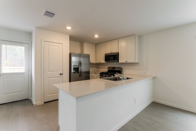 Building Photo - 2084 Cedar Way Dr