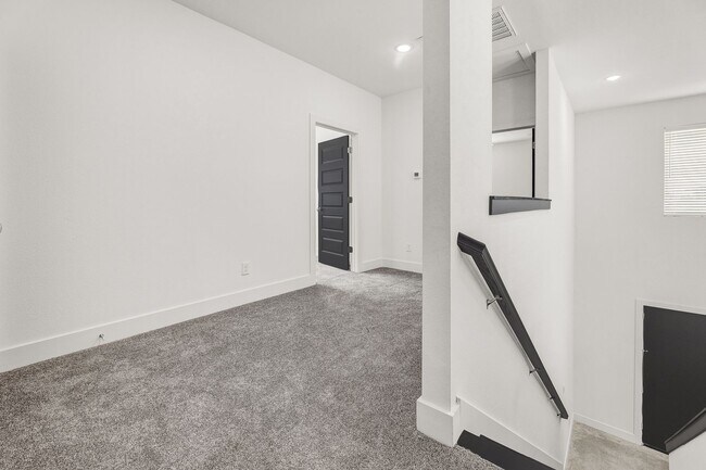 Building Photo - 3008 Alpha Wolf Ct