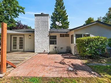 Building Photo - 3 bedroom 2 bath in Dry Creek School District.