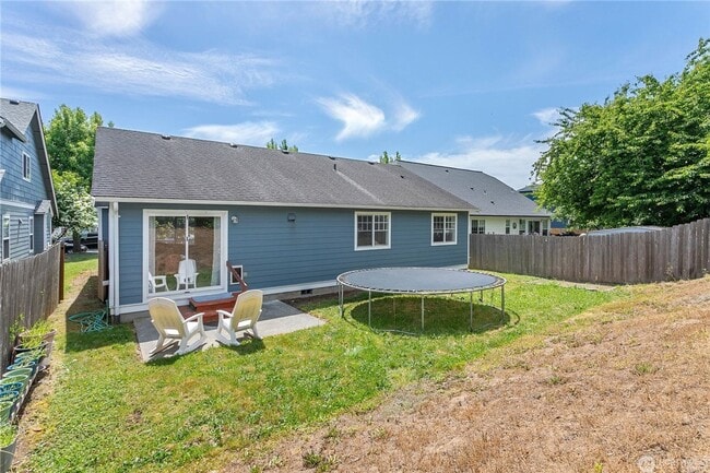Building Photo - Beautiful Three Bedroom House in Lynden Fo...