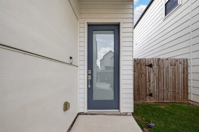 Building Photo - 4418 Bora Bora Ln