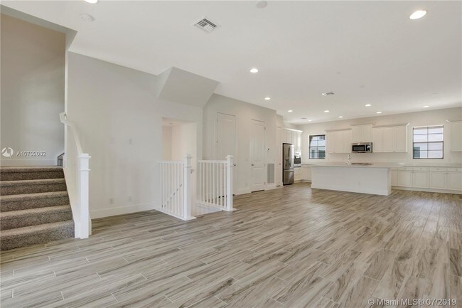 Building Photo - 5651 Hood Rd