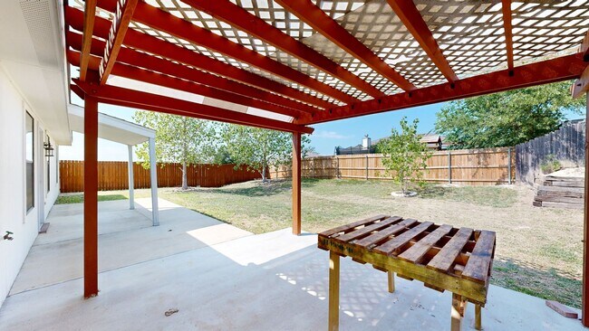 Building Photo - Completely repainted 4 bedroom ALL TILE ho...