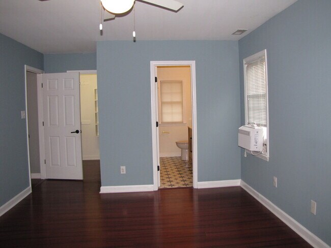 Building Photo - 2627 Bexley Ave