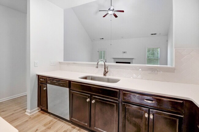 Building Photo - 111 E Berkshire Ct