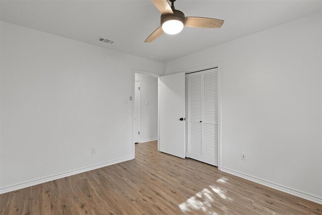 Building Photo - 104 Timpanagos Dr